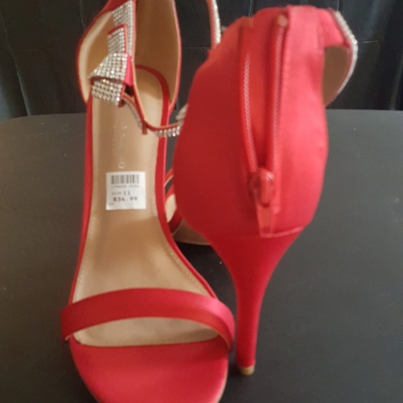 Shoes - Picture 4 of 4